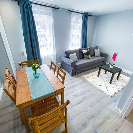 Stylish 1 Bedroom Flat - 5 Guest London- F1 Bagian luar foto